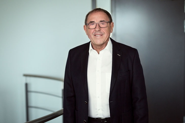 Karl-Heinz Hotz, Steuerberater
Vereidigter Buchprüfer
Rechtsbeistand für Bürgerliches, Handels- und Gesellschaftsrecht, Leinfelden-Echterdingen